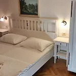 Summerhouse Omis Lejlighed
