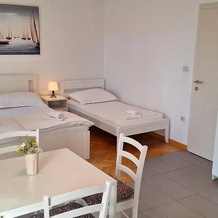Summerhouse Omis Дуче
